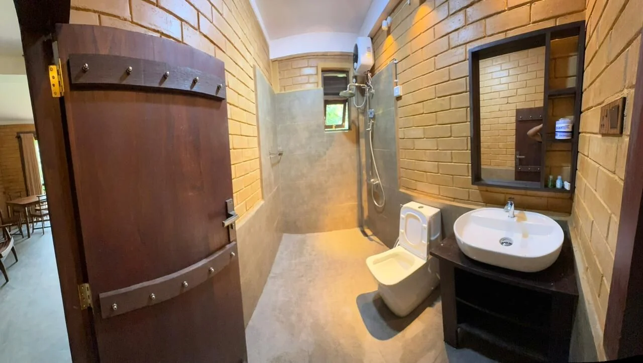 Luxury Hotel in Sinharaja - The Natural Cabin Eco View 1